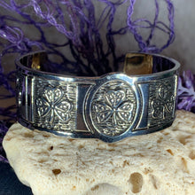 Load image into Gallery viewer, Shamrock Bracelet, Celtic Jewelry, Irish Jewelry, Bangle Bracelet, Shamrock Jewelry, Ireland Jewelry, Wife Gift, Cuff Bracelet, Mom Gift
