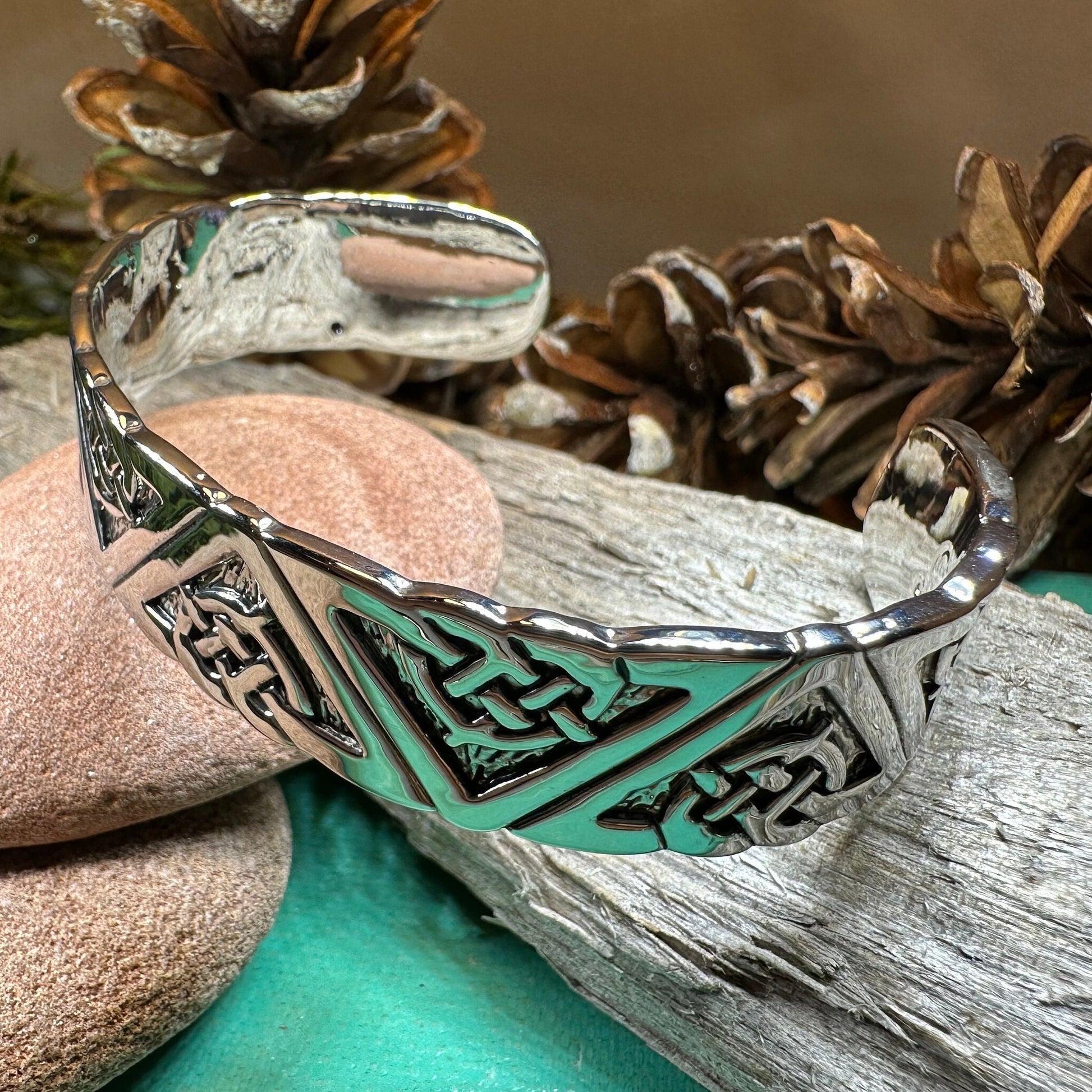 Celtic Knot Cuff Bracelet, Celtic Jewelry, Bangle Bracelet, Scotland Jewelry, Ireland Jewelry, Irish Gift, Pewter Scottish Bracelet