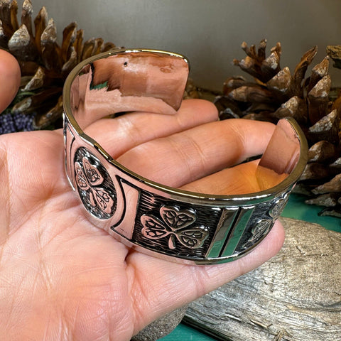Load image into Gallery viewer, Shamrock Bracelet, Celtic Jewelry, Irish Jewelry, Bangle Bracelet, Shamrock Jewelry, Ireland Jewelry, Wife Gift, Cuff Bracelet, Mom Gift
