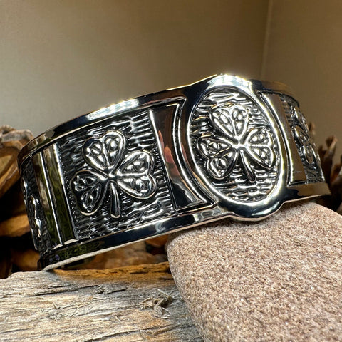 Load image into Gallery viewer, Shamrock Bracelet, Celtic Jewelry, Irish Jewelry, Bangle Bracelet, Shamrock Jewelry, Ireland Jewelry, Wife Gift, Cuff Bracelet, Mom Gift
