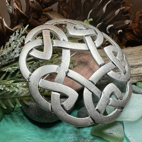 Load image into Gallery viewer, Traditional Celtic Knot Brooch
