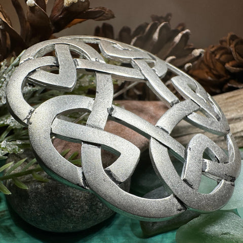 Load image into Gallery viewer, Traditional Celtic Knot Brooch
