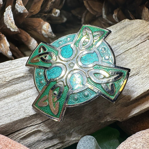 Load image into Gallery viewer, Celtic Cross Brooch, Cross Jewelry, Celtic Brooch, First Communion Gift, Green Enamel Pin, Irish Cross Jewelry, Cross Pin, Religious Jewelry

