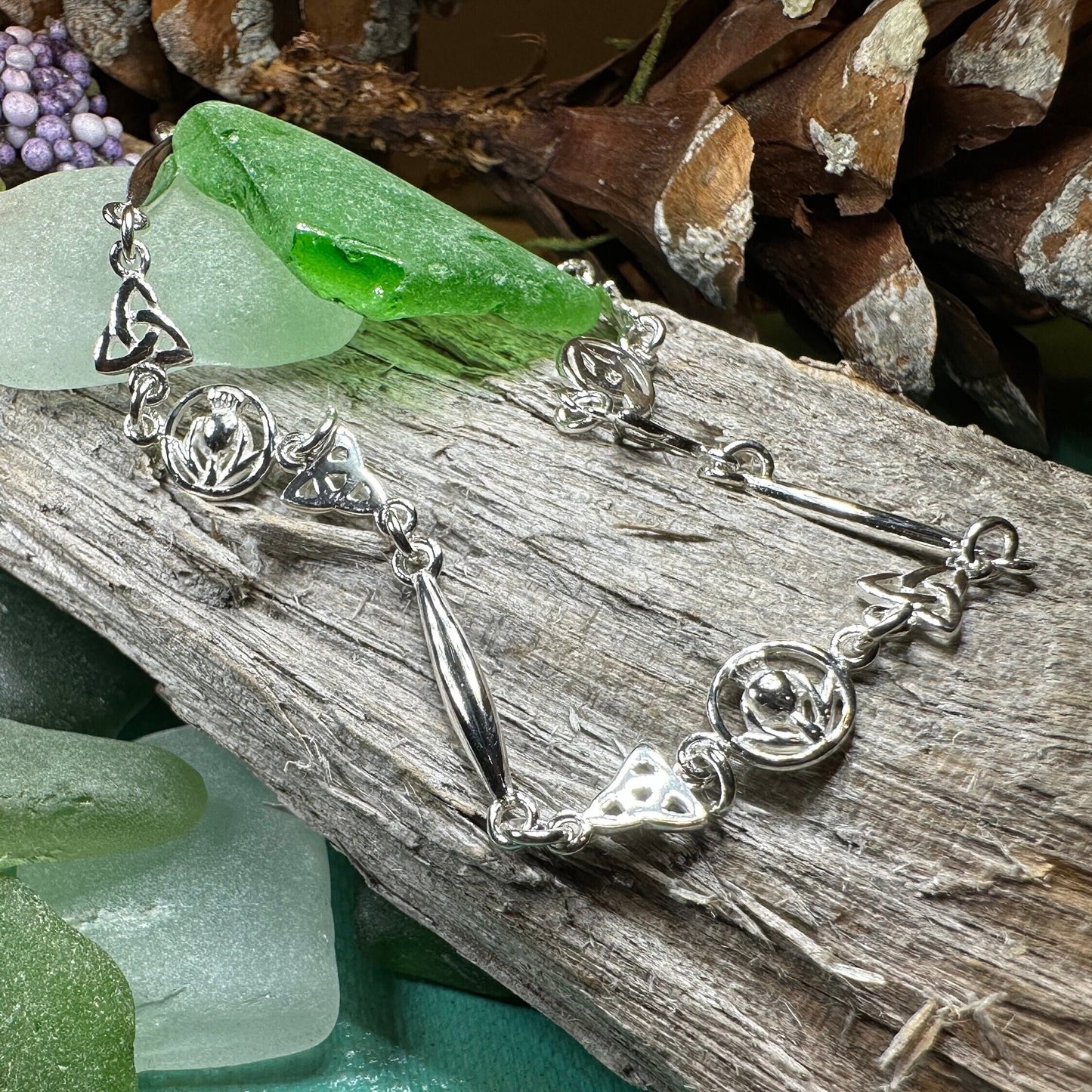 Thistle Bracelet, Outlander Jewelry, Celtic Jewelry, Scotland Gift, Nature Jewelry, Scottish Bracelet, Mom Gift, Girlfriend Gift, Wife Gift