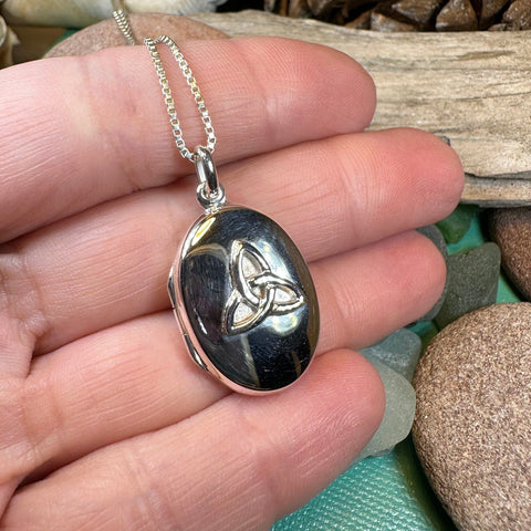 Load image into Gallery viewer, Trinity Knot Locket Necklace, Celtic Pendant, Irish Jewerly, Celtic Jewelry, Anniversary Gift, Locket Necklace, Wiccan Jewelry
