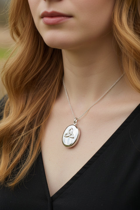 Load image into Gallery viewer, Trinity Knot Locket Necklace, Celtic Pendant, Irish Jewerly, Celtic Jewelry, Anniversary Gift, Locket Necklace, Wiccan Jewelry

