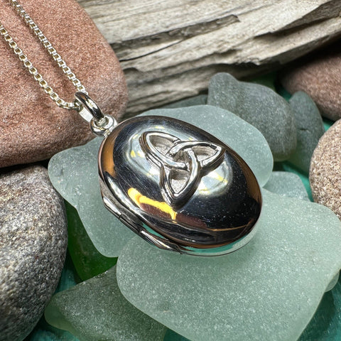 Load image into Gallery viewer, Trinity Knot Locket Necklace, Celtic Pendant, Irish Jewerly, Celtic Jewelry, Anniversary Gift, Locket Necklace, Wiccan Jewelry
