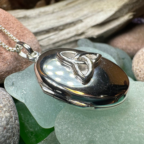 Load image into Gallery viewer, Trinity Knot Locket Necklace, Celtic Pendant, Irish Jewerly, Celtic Jewelry, Anniversary Gift, Locket Necklace, Wiccan Jewelry
