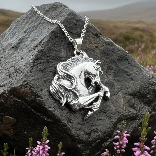 Horse Necklace, Equestrian Jewelry, Animal Pendant, Yellowstone, Mustang Pendant, Rodeo Jewelry, Horse Racing, Nature Jewelry, Wife Gift