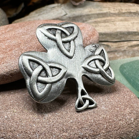Load image into Gallery viewer, Shamrock Brooch, Clover Pin, Ireland Gift, Celtic Pin, Irish Pin, Coat Pin, Scarf Pin, Cap Pin, Lapel Pin, Shamrock Brooch, Good Luck Gift
