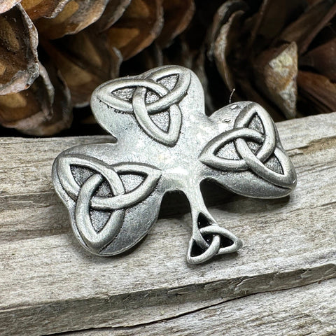 Load image into Gallery viewer, Shamrock Brooch, Clover Pin, Ireland Gift, Celtic Pin, Irish Pin, Coat Pin, Scarf Pin, Cap Pin, Lapel Pin, Shamrock Brooch, Good Luck Gift
