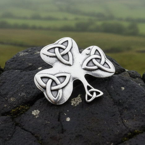 Load image into Gallery viewer, Shamrock Brooch, Clover Pin, Ireland Gift, Celtic Pin, Irish Pin, Coat Pin, Scarf Pin, Cap Pin, Lapel Pin, Shamrock Brooch, Good Luck Gift
