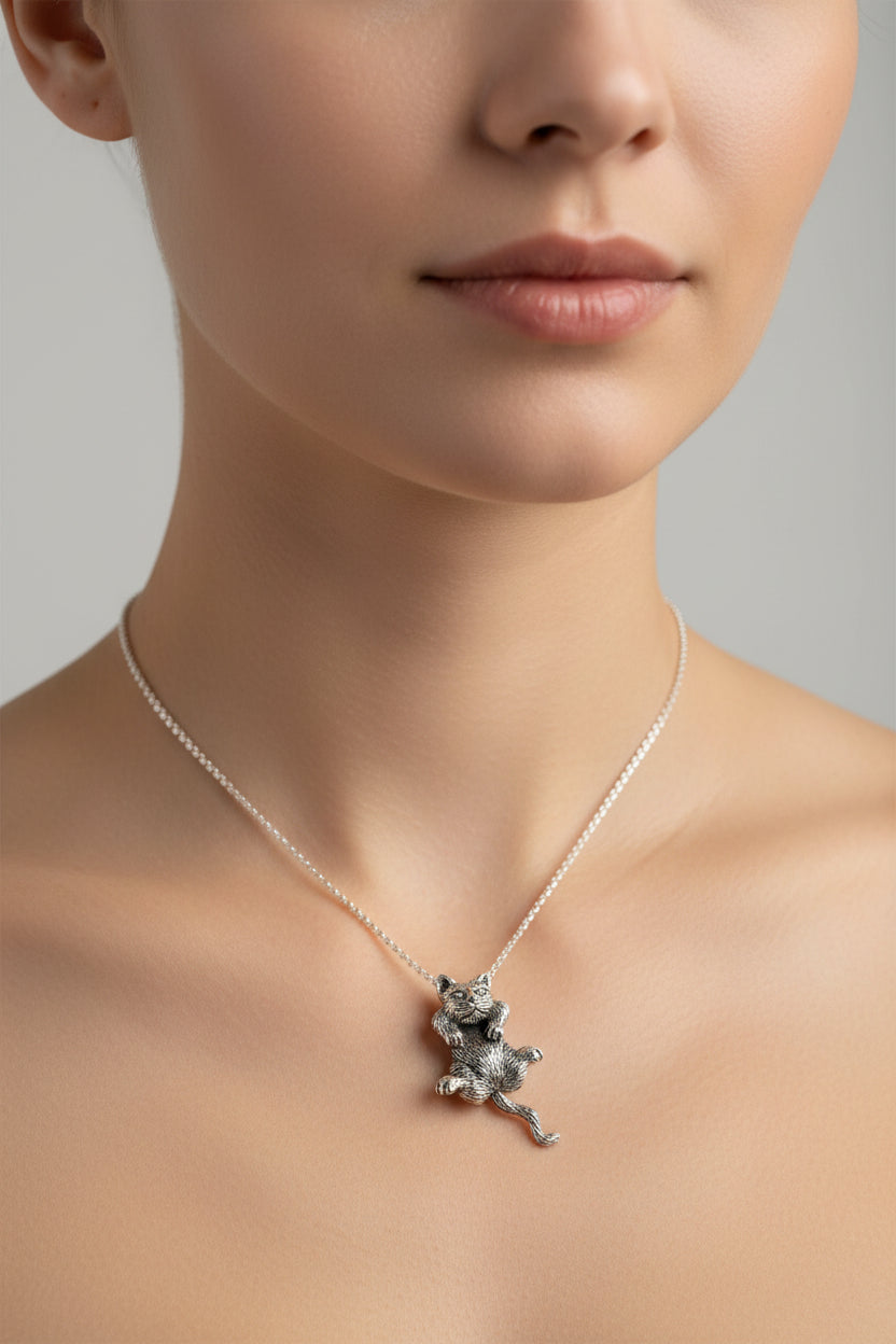 Cat Necklace, Cat Lover Gift, Nature Necklace, Cat Mom, Moveable Cat, Silver Cat Pendant, Best Friend Gift, Gift for Her, Animal Jewelry
