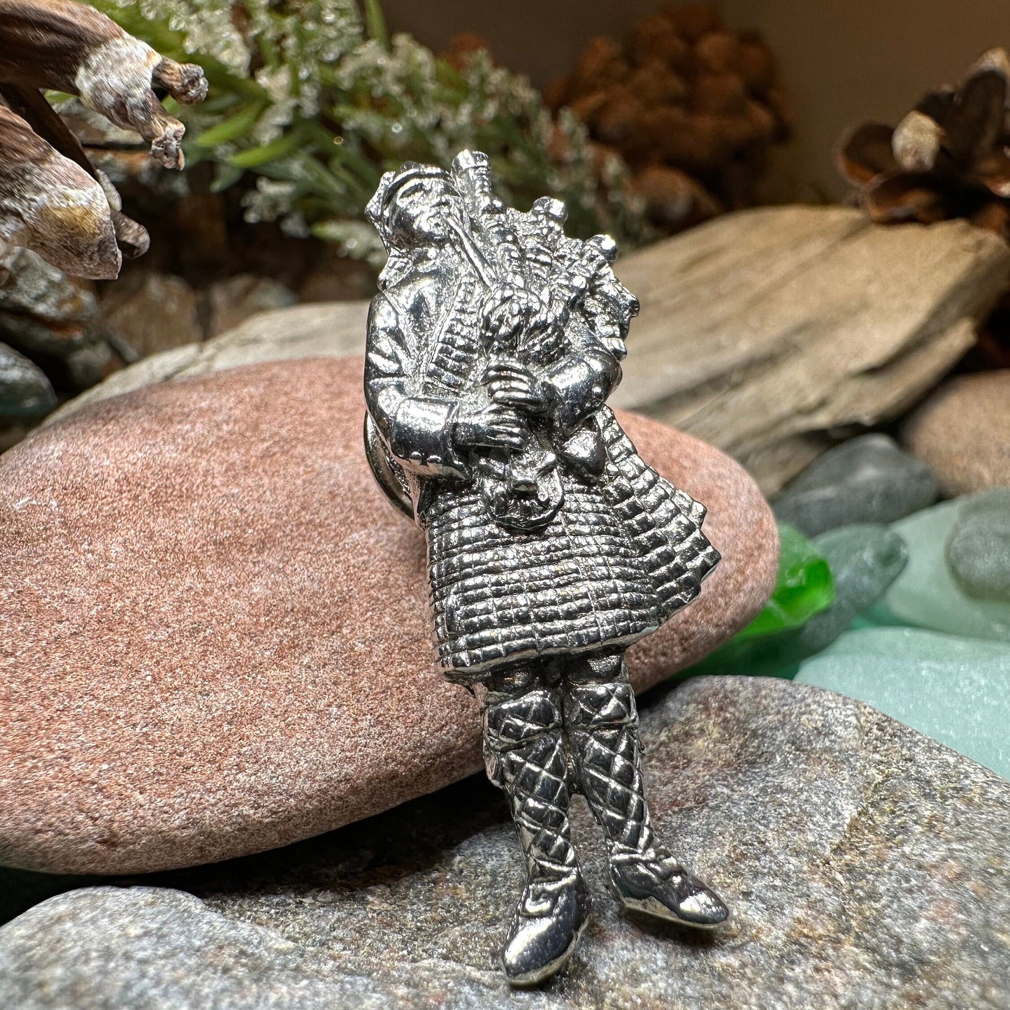 Bagpiper Brooch, Celtic Scatter Pin, Scotland Lapel Pin, Irish Jewelry, Dad Gift, Highland Dance Gift, Bagpipes Gift, Scotland Jewelry
