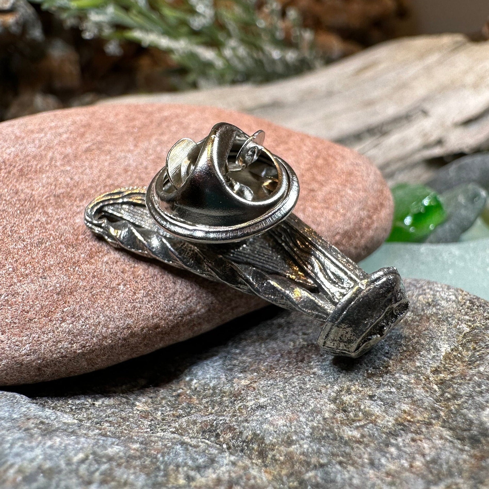 Irish Harp Brooch, Celtic Jewelry, Irish Lapel Pin, Harp Brooch, Ireland Brooch, Anniversary Gift, Cap Badge Pin, Bagpiper Gift, Ireland Pin