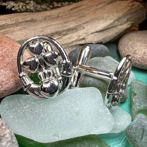 Load image into Gallery viewer, Claddagh Cuff Links, Irish Jewelry, Mens Celtic Jewelry, Silver Gift for Him, Dad Gift, Groom Gift, Dad Gift, Graduation Gift, Shamrock Gift
