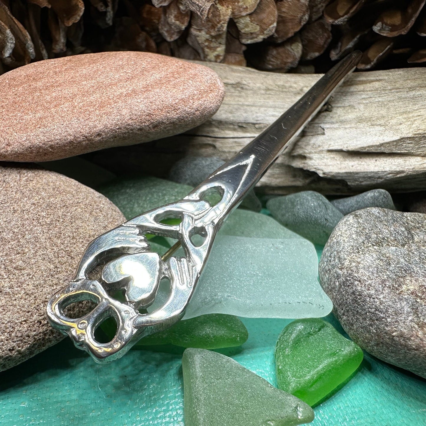 Claddagh Kilt Pin, Irish Jewelry, Ireland Gift, Friendship Gift, Celtic Kilt Pin, Feis Gift, Irish Brooch, Celtic Groom Gift, Bagpiper Gift
