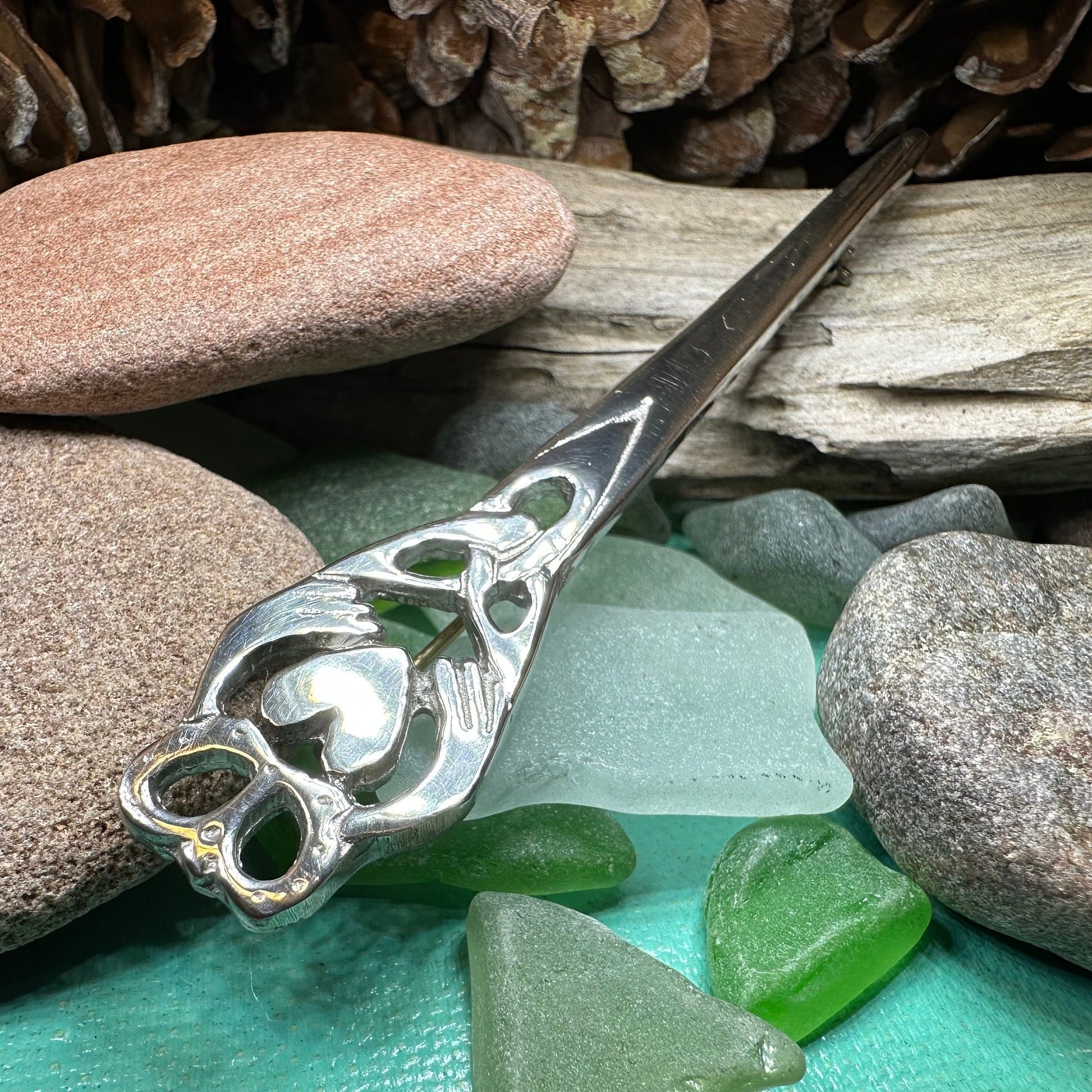 Claddagh Kilt Pin, Irish Jewelry, Ireland Gift, Friendship Gift, Celtic Kilt Pin, Feis Gift, Irish Brooch, Celtic Groom Gift, Bagpiper Gift