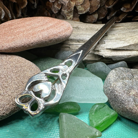 Load image into Gallery viewer, Claddagh Kilt Pin, Irish Jewelry, Ireland Gift, Friendship Gift, Celtic Kilt Pin, Feis Gift, Irish Brooch, Celtic Groom Gift, Bagpiper Gift
