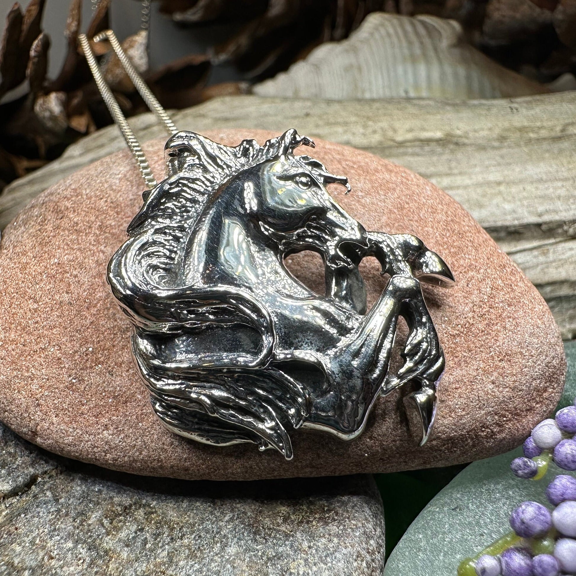 Horse Necklace, Equestrian Jewelry, Animal Pendant, Yellowstone, Mustang Pendant, Rodeo Jewelry, Horse Racing, Nature Jewelry, Wife Gift