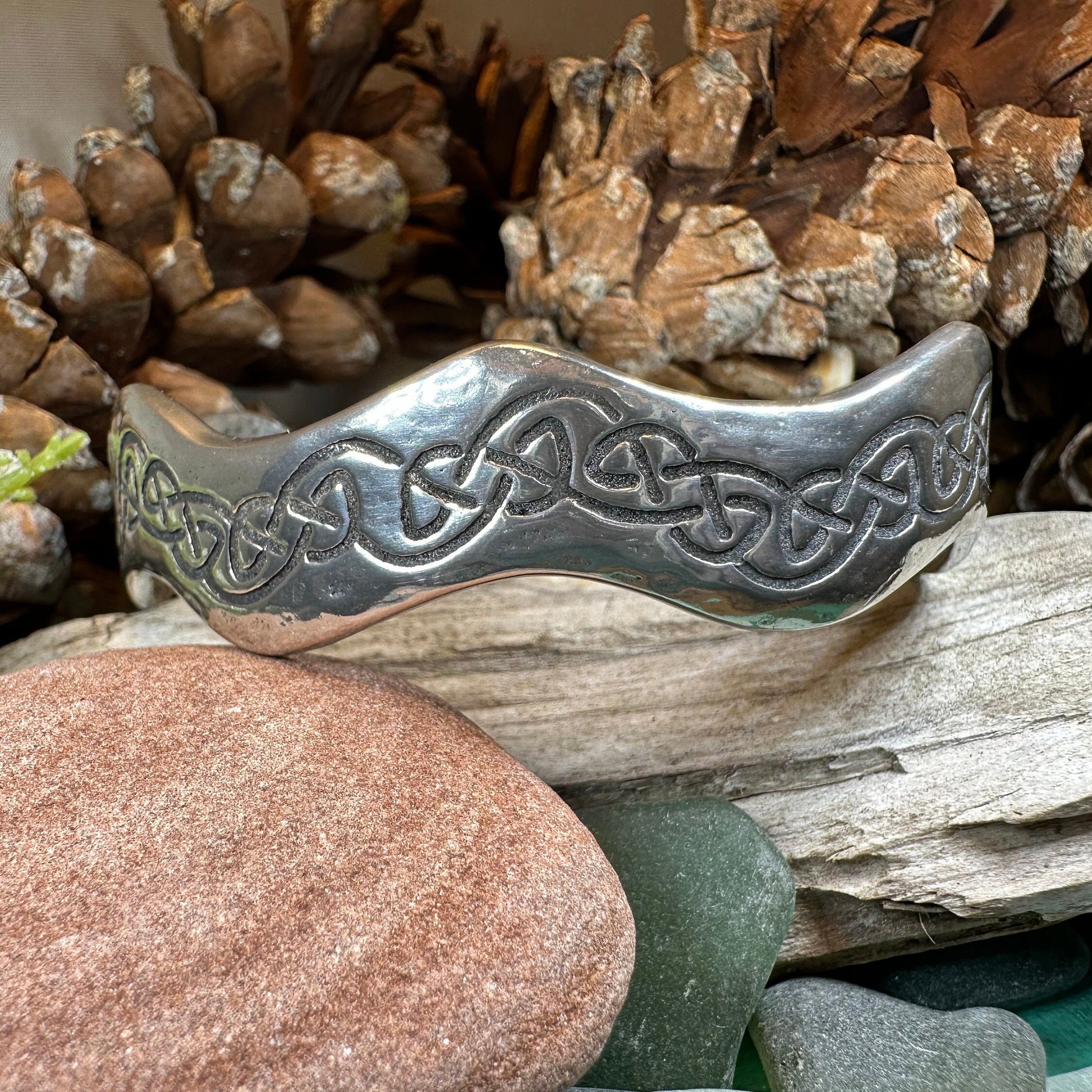 Celtic Knot Pewter Bracelet, Celtic Jewelry, Bangle Bracelet, Scotland Jewelry, Ireland Jewelry, Wife Gift, Girlfriend Gift, Sister Gift