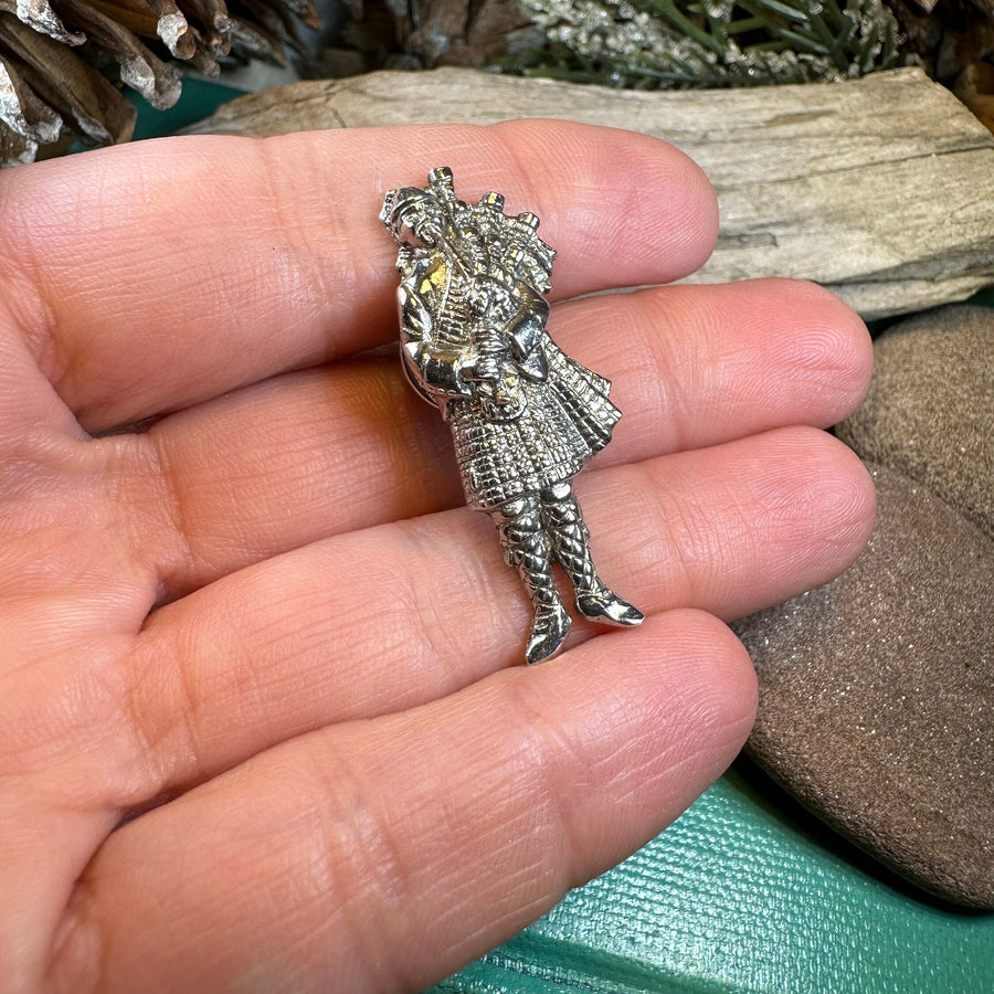 Bagpiper Brooch, Celtic Scatter Pin, Scotland Lapel Pin, Irish Jewelry, Dad Gift, Highland Dance Gift, Bagpipes Gift, Scotland Jewelry