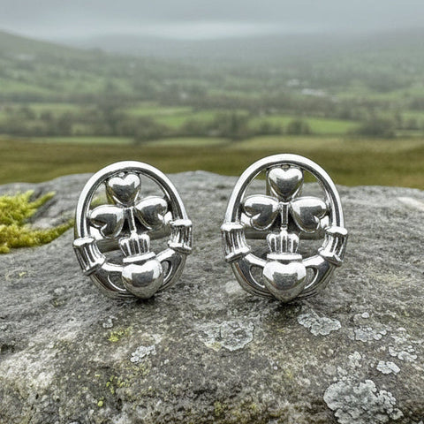 Load image into Gallery viewer, Claddagh Cuff Links, Irish Jewelry, Mens Celtic Jewelry, Silver Gift for Him, Dad Gift, Groom Gift, Dad Gift, Graduation Gift, Shamrock Gift
