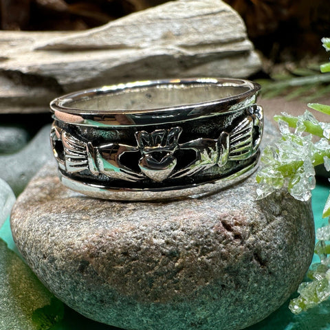 Load image into Gallery viewer, Celtic Ring, Irish Wedding Ring, Ireland Ring, Claddagh Ring, Irish Ring, Promise Ring, Anniversary Gift, Silver Wedding Band, Ireland Gift
