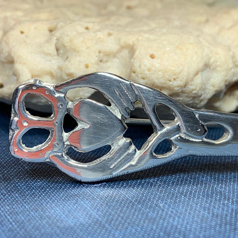 Load image into Gallery viewer, Claddagh Kilt Pin, Irish Jewelry, Ireland Gift, Friendship Gift, Celtic Kilt Pin, Feis Gift, Irish Brooch, Celtic Groom Gift, Bagpiper Gift
