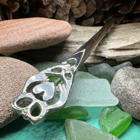 Load image into Gallery viewer, Claddagh Kilt Pin, Irish Jewelry, Ireland Gift, Friendship Gift, Celtic Kilt Pin, Feis Gift, Irish Brooch, Celtic Groom Gift, Bagpiper Gift
