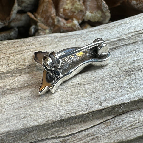Load image into Gallery viewer, Puffin Lapel Pin, Scotland Jewelry, Bird Pin, Seashore Bird Jewelry, Cute Scatter Pin, Scottish Jewelry, Puffin Jewelry, Silver Brooch
