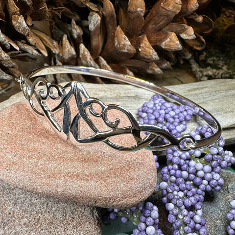 Load image into Gallery viewer, Celtic Knot Bracelet, Celtic Jewelry, Irish Jewelry, Love Knot Jewelry, Bridal Jewelry, Scotland Jewelry, Wife Gift, Ireland Gift, Mom Gift

