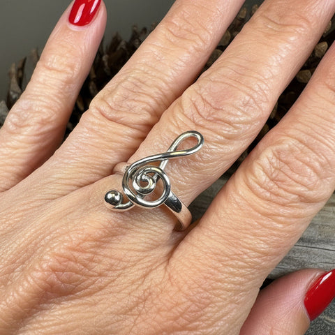 Load image into Gallery viewer, Music Note Ring, Music Jewelry, Musician Jewelry, G Clef Jewelry, Theater Gift, Anniversary Gift, Sister Gift, Girlfriend Gift, Aunt Gift
