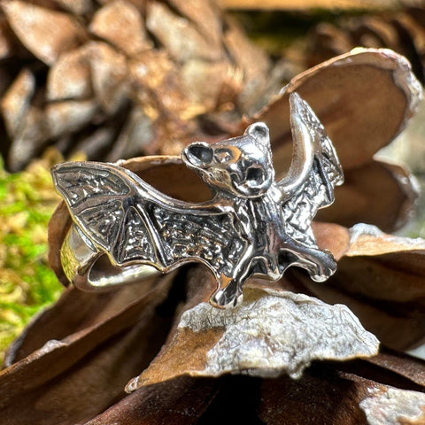 Load image into Gallery viewer, Gothic Bat Ring, Vampire Bat, Realistic Bat Jewelry, Pagan Ring, Halloween Gift, Witch Jewelry, Animal Jewelry, Unique Ring, EA Poe Gift
