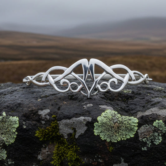 Celtic Knot Bracelet, Celtic Jewelry, Irish Jewelry, Love Knot Jewelry, Bridal Jewelry, Scotland Jewelry, Wife Gift, Ireland Gift, Mom Gift