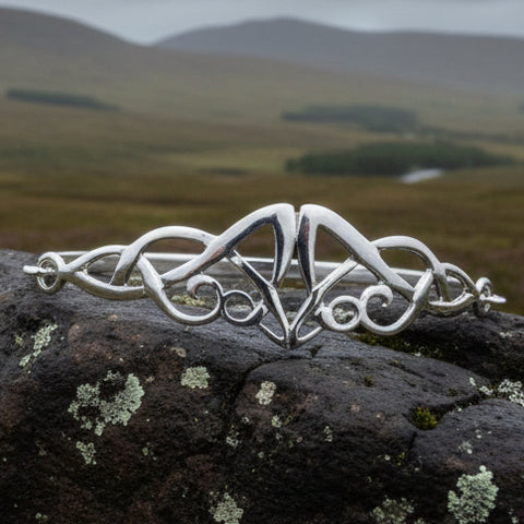 Load image into Gallery viewer, Celtic Knot Bracelet, Celtic Jewelry, Irish Jewelry, Love Knot Jewelry, Bridal Jewelry, Scotland Jewelry, Wife Gift, Ireland Gift, Mom Gift
