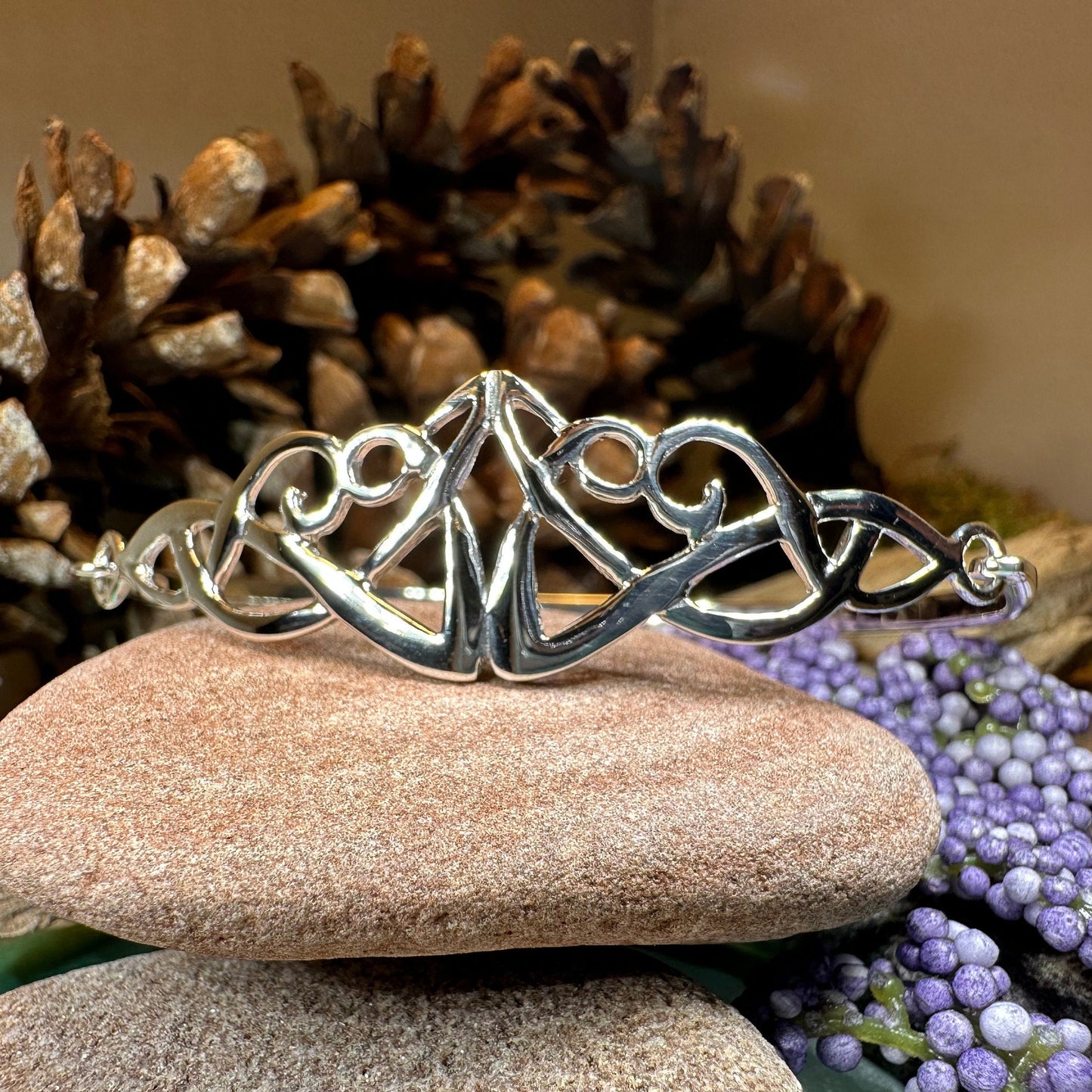 Celtic Knot Bracelet, Celtic Jewelry, Irish Jewelry, Love Knot Jewelry, Bridal Jewelry, Scotland Jewelry, Wife Gift, Ireland Gift, Mom Gift