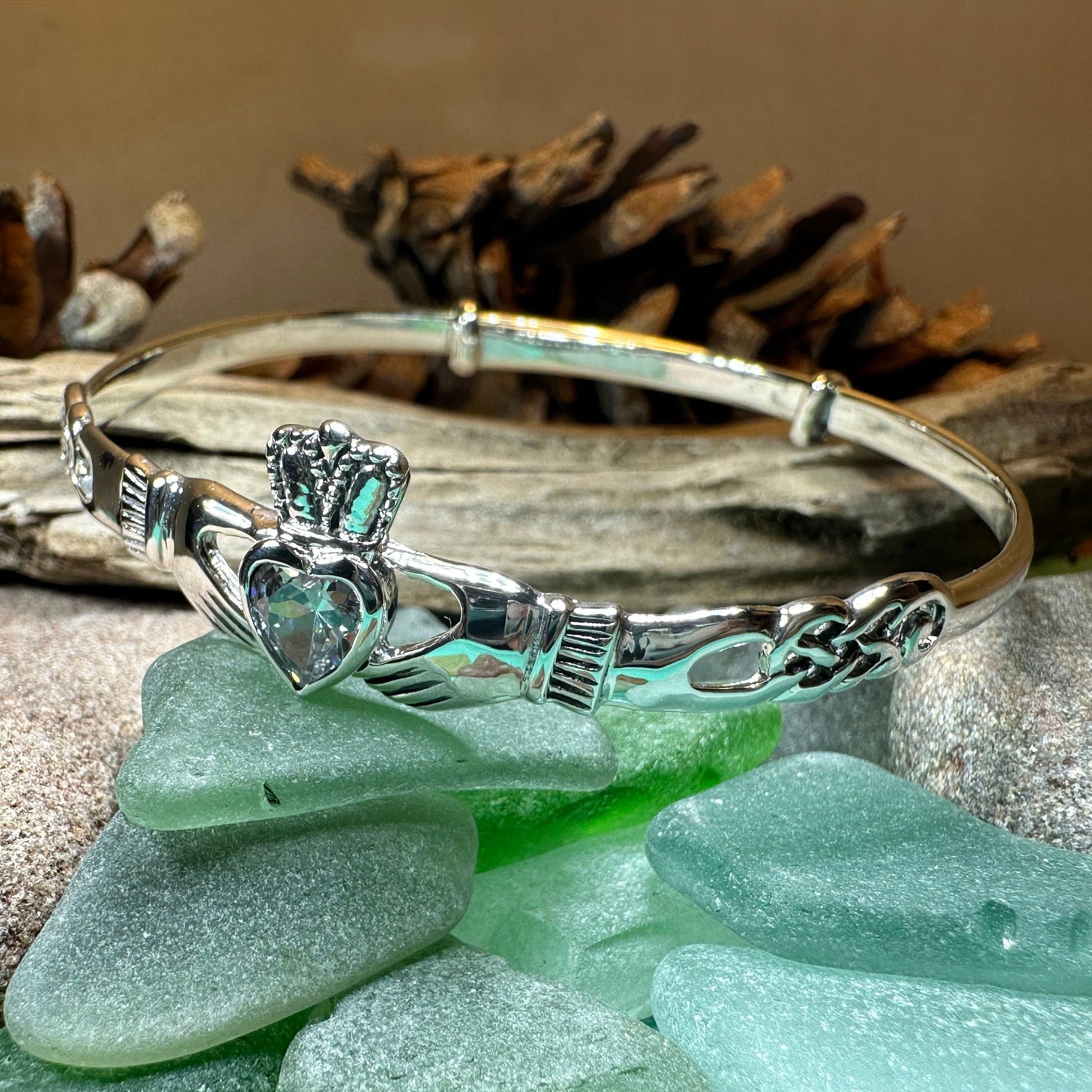 Claddagh Bracelet, Celtic Jewelry, Irish Jewelry, Ireland Gift, Bride Jewelry, Bangle Bracelet, Girlfriend Gift, Wife Gift, Anniversary Gift