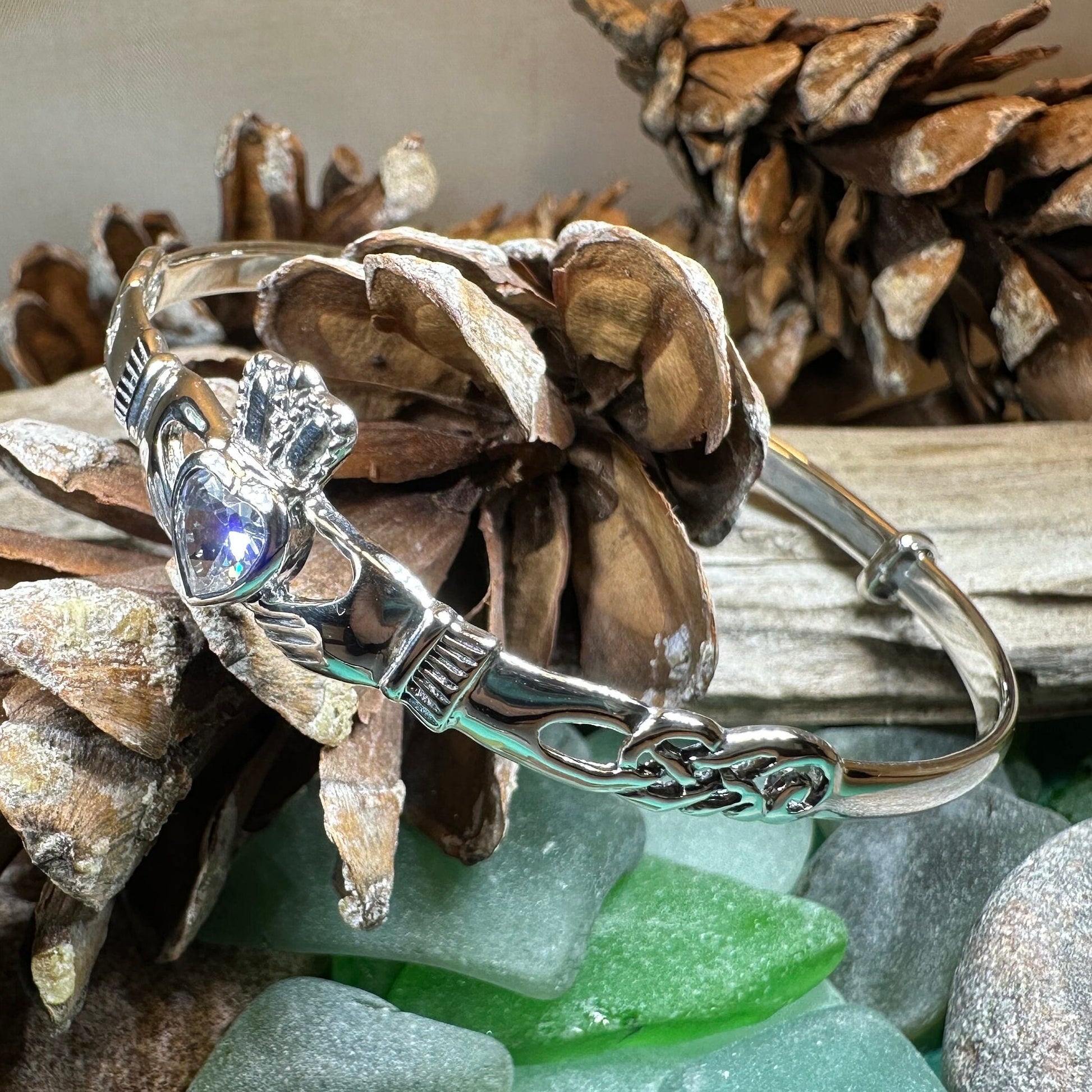 Claddagh Bracelet, Celtic Jewelry, Irish Jewelry, Ireland Gift, Bride Jewelry, Bangle Bracelet, Girlfriend Gift, Wife Gift, Anniversary Gift