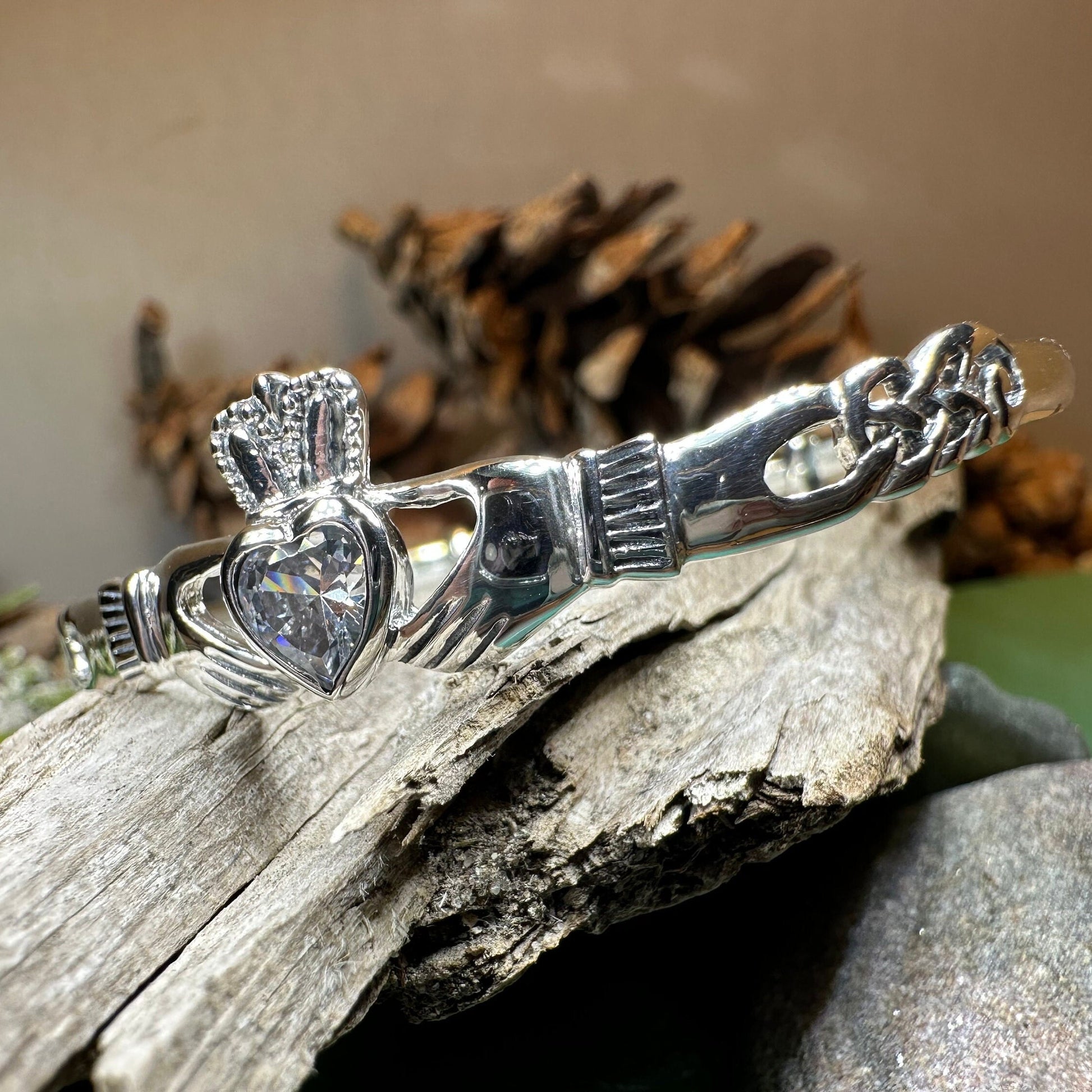 Claddagh Bracelet, Celtic Jewelry, Irish Jewelry, Ireland Gift, Bride Jewelry, Bangle Bracelet, Girlfriend Gift, Wife Gift, Anniversary Gift