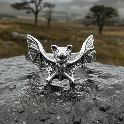 Load image into Gallery viewer, Gothic Bat Ring, Vampire Bat, Realistic Bat Jewelry, Pagan Ring, Halloween Gift, Witch Jewelry, Animal Jewelry, Unique Ring, EA Poe Gift
