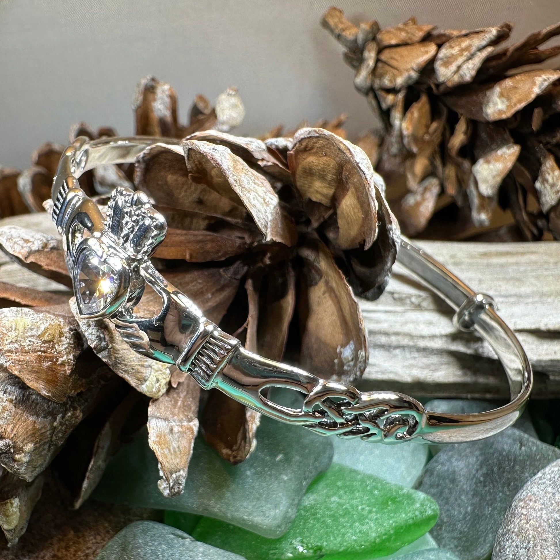 Claddagh Bracelet, Celtic Jewelry, Irish Jewelry, Ireland Gift, Bride Jewelry, Bangle Bracelet, Girlfriend Gift, Wife Gift, Anniversary Gift