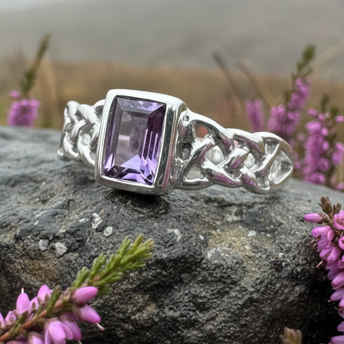 Sahale Celtic Knot Ring in silver