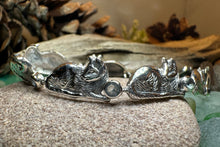 Load image into Gallery viewer, Cat Bracelet, Celtic Jewelry, Sitting Cat Bracelet, Nature Jewelry, Animal Bracelet, Blue Topaz Gift, Silver Wife Gift, Silver Link Bracelet
