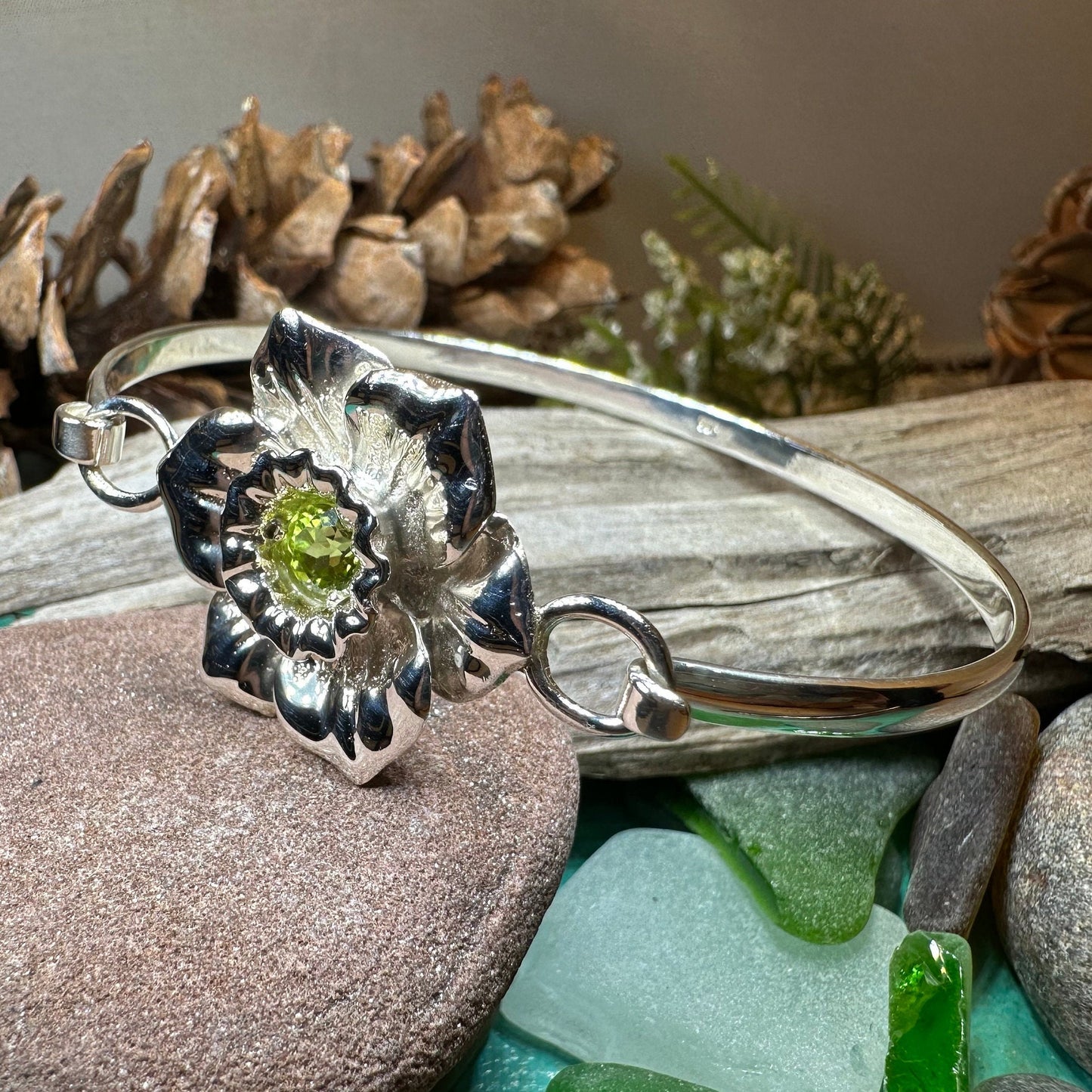 Daffodil Bracelet, Celtic Jewelry, Wales Jewelry, Flower Jewelry, Welsh Bangle Bracelet, Nature Gift, Daffodil Jewelry, Mom Gift, Wife Gift