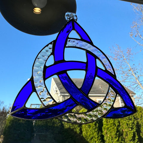 Load image into Gallery viewer, Trinity Knot Wall Decor, Ireland Gift, Stained Glass Celtic Knot, New Home Gift, Irish Gift, Wedding Gift, Scottish Gift, Triquetra Knot
