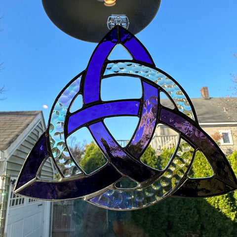 Load image into Gallery viewer, Trinity Knot Wall Decor, Ireland Gift, Stained Glass Celtic Knot, New Home Gift, Irish Gift, Wedding Gift, Scottish Gift, Triquetra Knot
