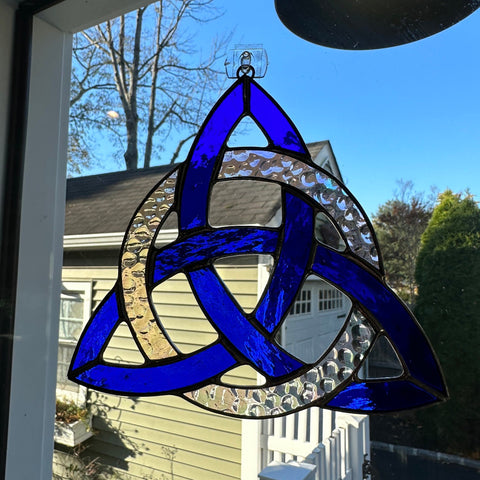 Load image into Gallery viewer, Trinity Knot Wall Decor, Ireland Gift, Stained Glass Celtic Knot, New Home Gift, Irish Gift, Wedding Gift, Scottish Gift, Triquetra Knot
