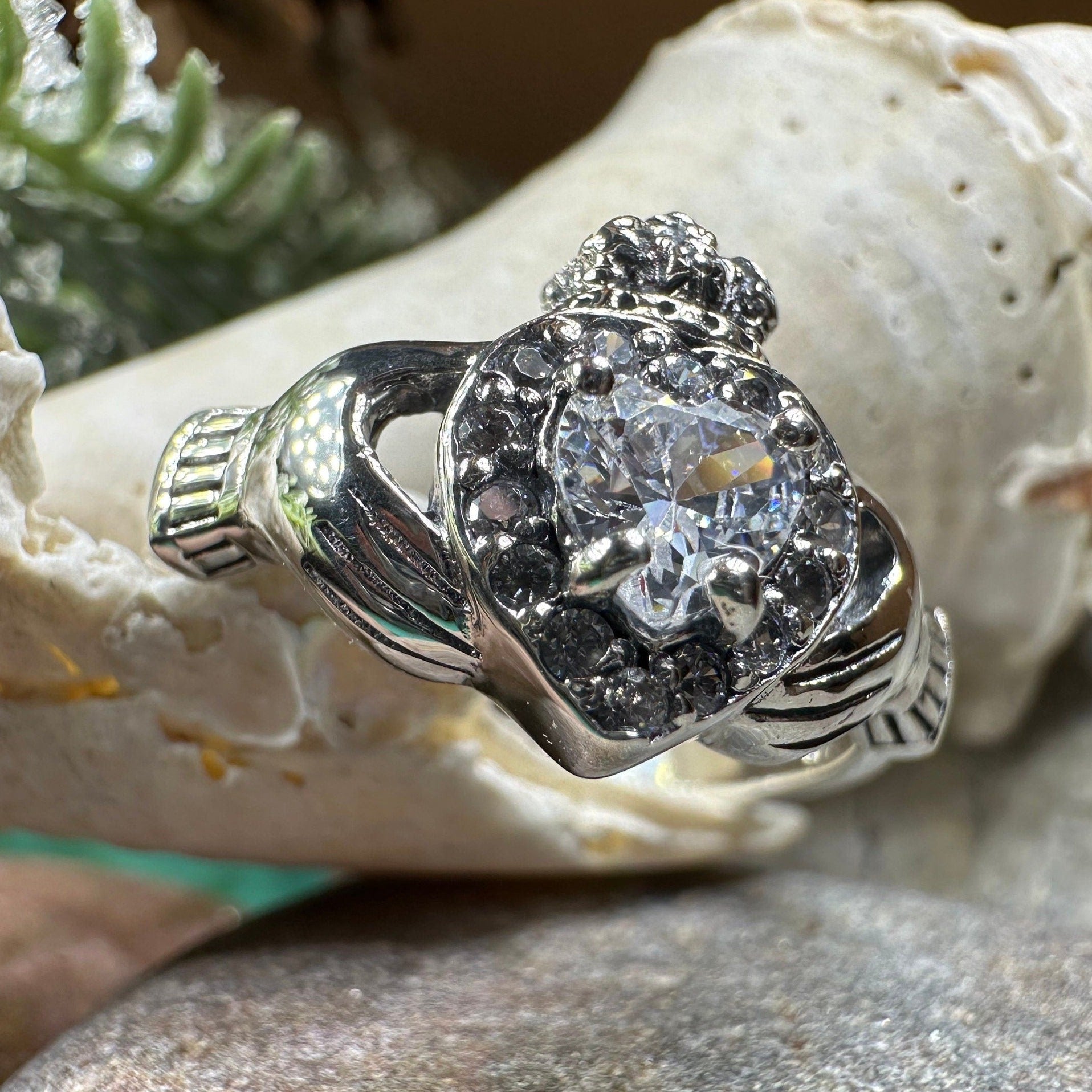 Claddagh Ring, Celtic Jewelry, Irish Jewelry, Bridal Jewelry, Ireland Gift, Promise Ring, Anniversary Gift, Girlfriend Gift, Wife Gift