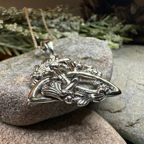 Load image into Gallery viewer, Mistletoe Necklace, Celtic Jewelry, Trinity Knot Pendant, Ireland Gift, Irish Jewelry, Scotland Jewelry, Anniversary Gift, Graduation Gift
